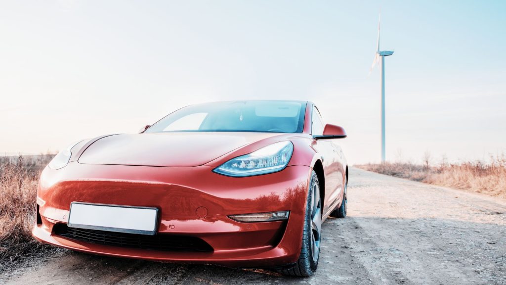 特斯拉 Model 3 價格多少錢？2026 model 3二手售價、馬力與重量介紹