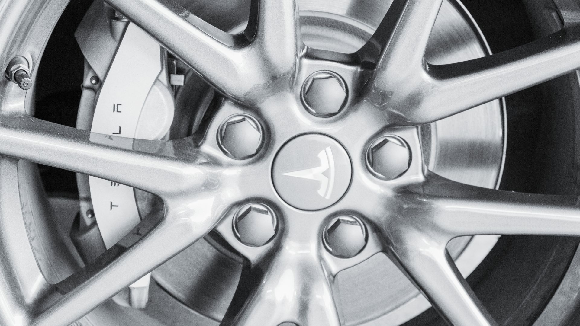 特斯拉 Model Y台灣價格多少錢？2026 model y二手價格、規格與評價