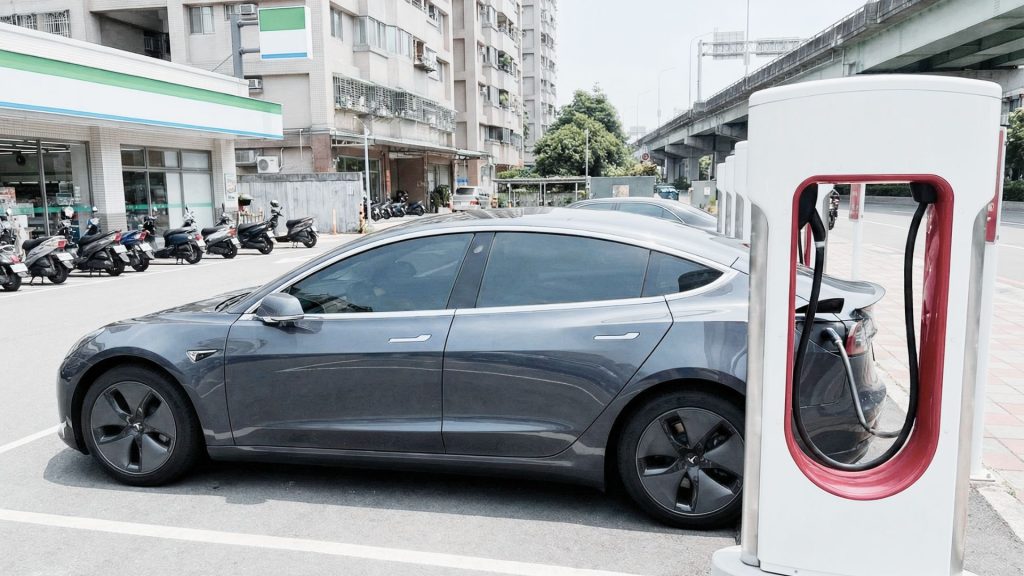 特斯拉充電費用多少錢與充飽電要多久?充滿是幾度電？