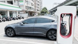 特斯拉充電費用多少錢與充飽電要多久?充滿是幾度電？